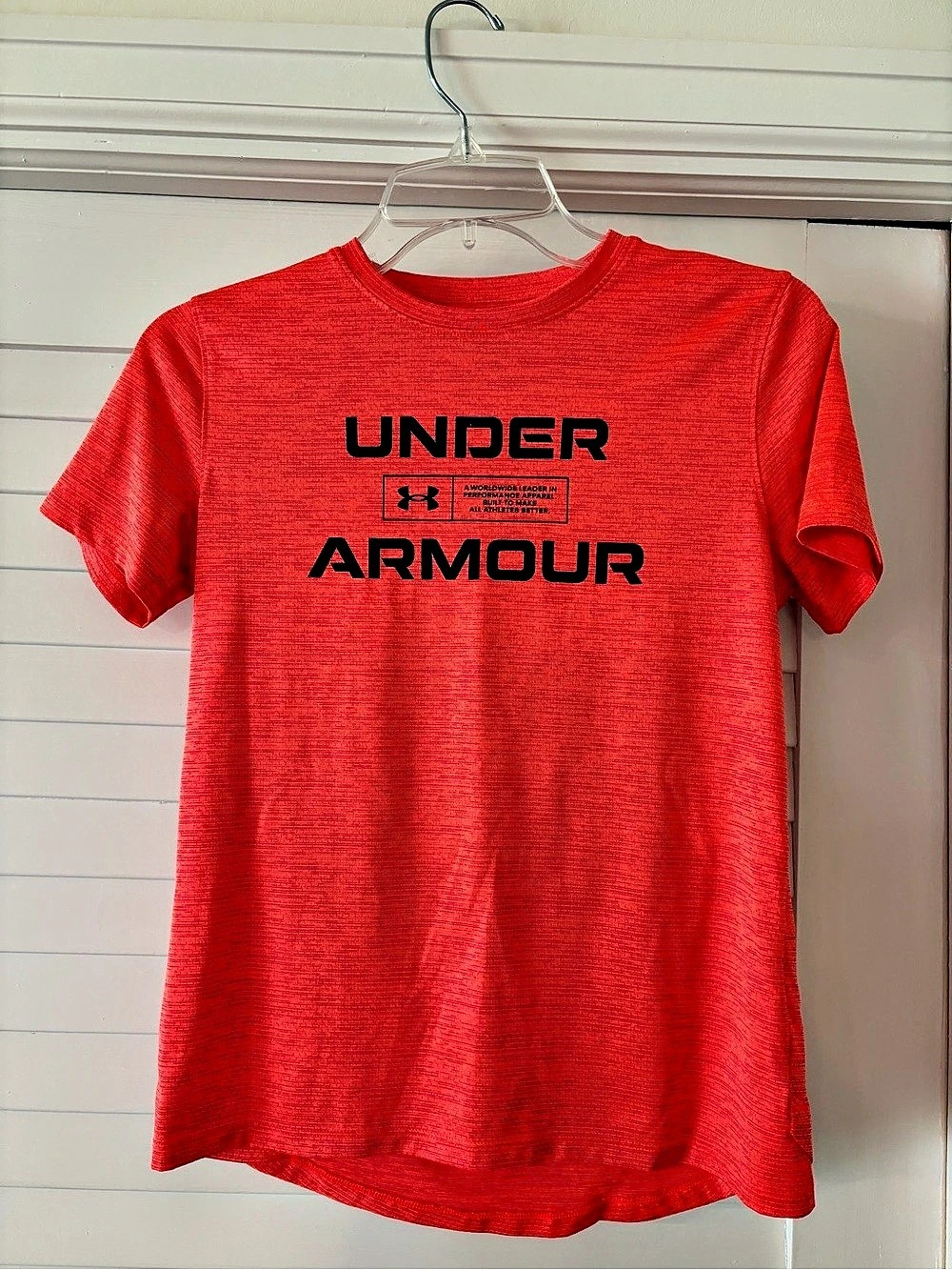 Under Armour Youth Medium bright Orange Athletic Tee